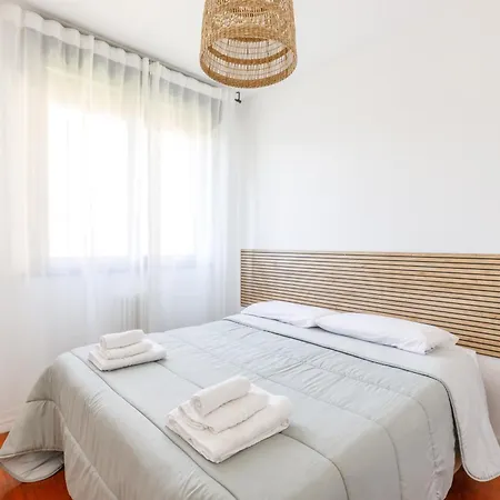 Darsena Dream Parcheggio Privato Due Passi Centro 아파트 *